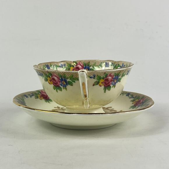 Paragon Minuet Bone China Teacup & Saucer Floral Gold Trim England Vintage - Picture 5 of 14